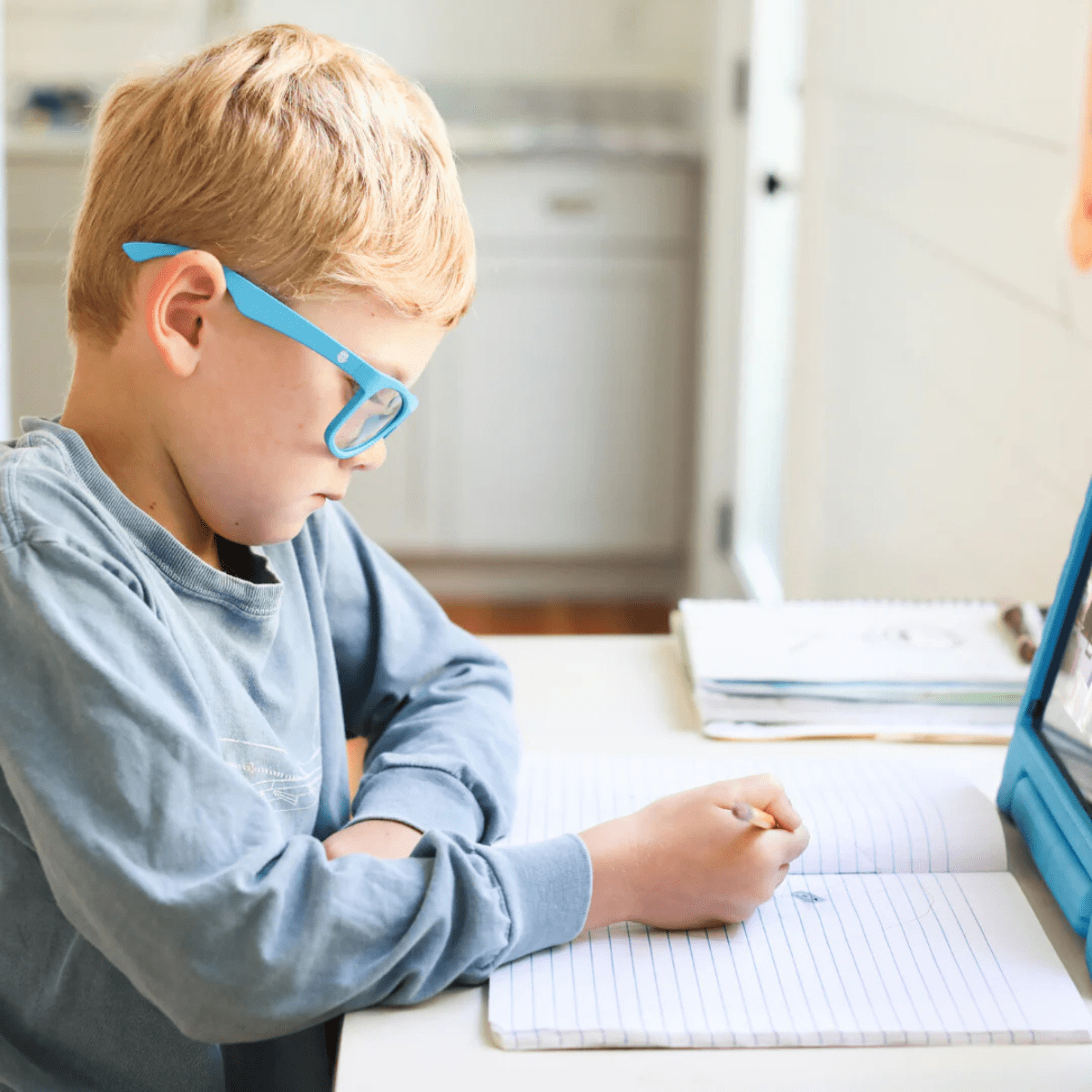 Babiators Navigator 6+ Years blue crush Kids Blue Light Blocker screen saver glasses sunglass cuture model wearing